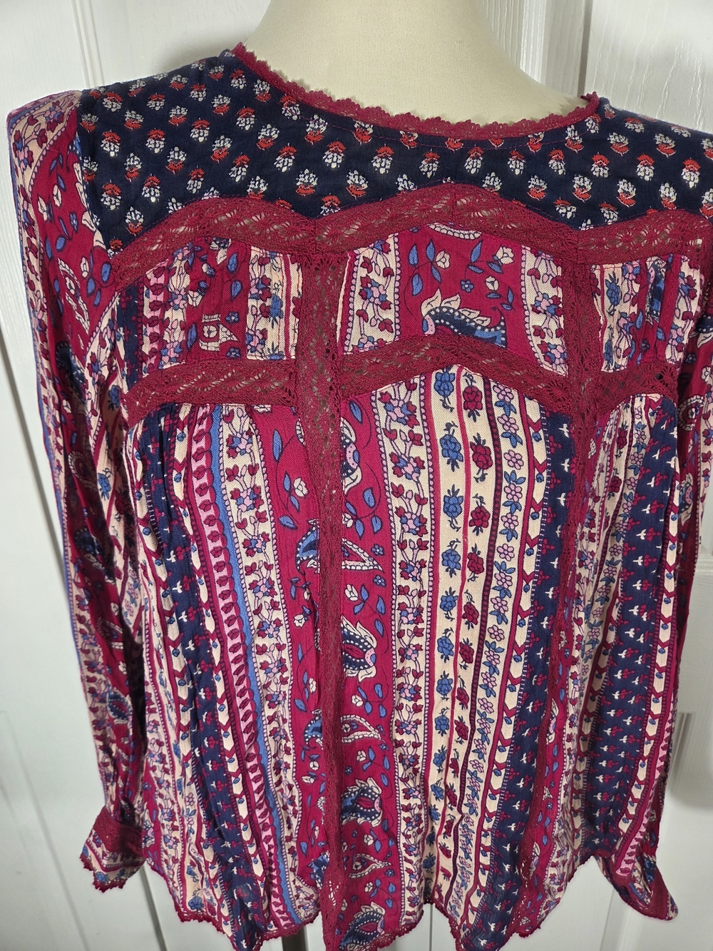 Maeve Anthropologie Boho Peasant Top Red Blue Lace Trim Size 4 - Picture 2 of 5